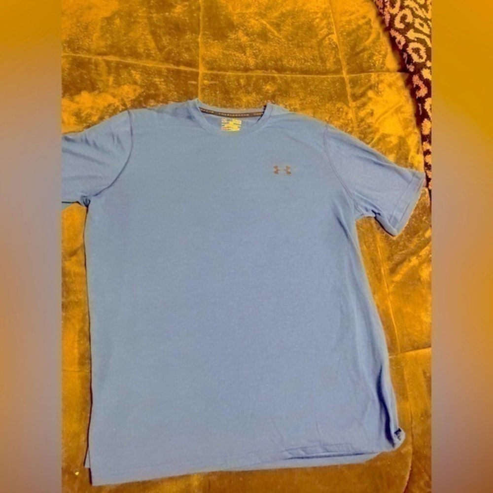Men’s Under Armour tshirt Size XL
